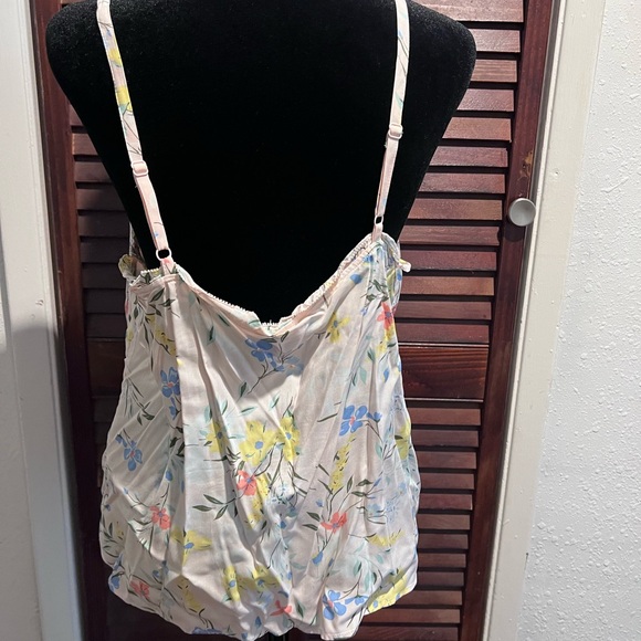 Old Navy cami with adjustable straps - Picture 2 of 2
